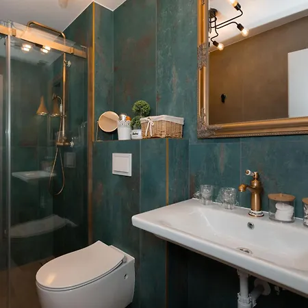 Anabella Iii Apartment