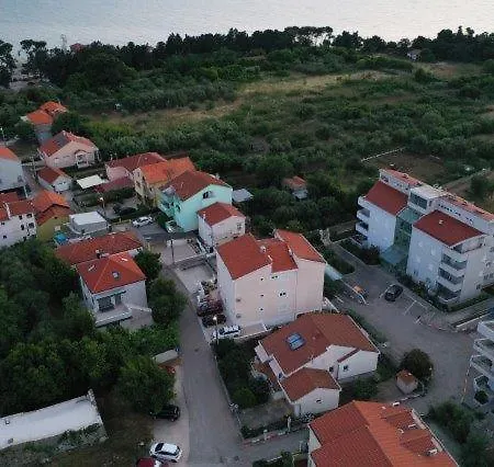 Anabella Iii Apartment *