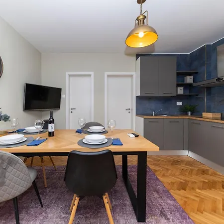 Anabella Iii Apartment *