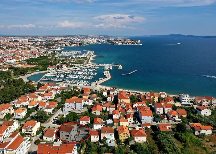 公寓 Anabella Iii 扎达尔