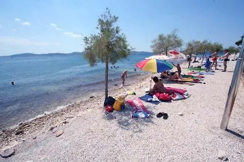 Anabella Iii * 扎达尔