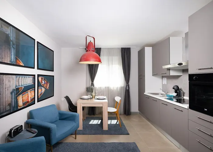 Anabella Iii * 扎达尔